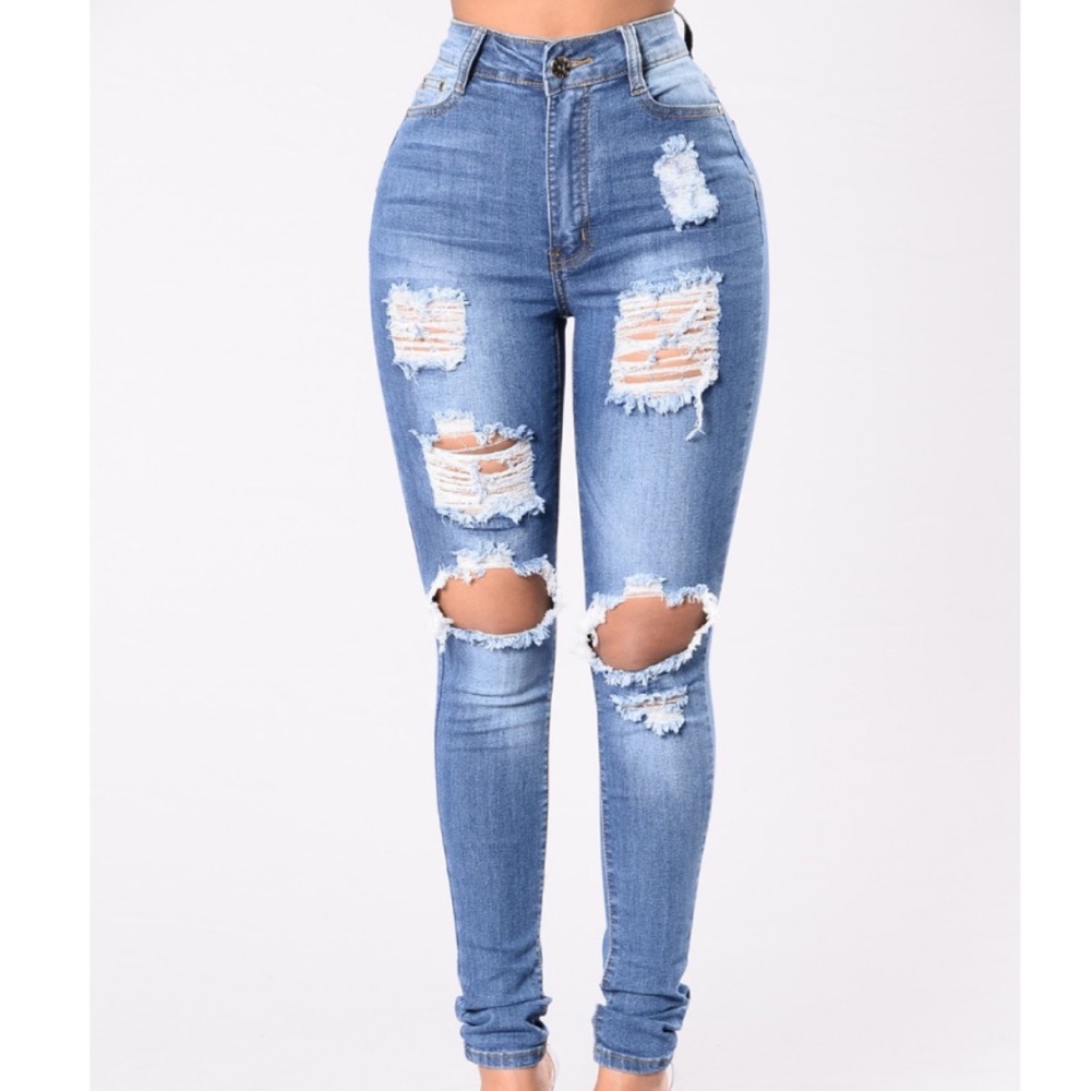 NEW! Fashion Nova ripped jeans